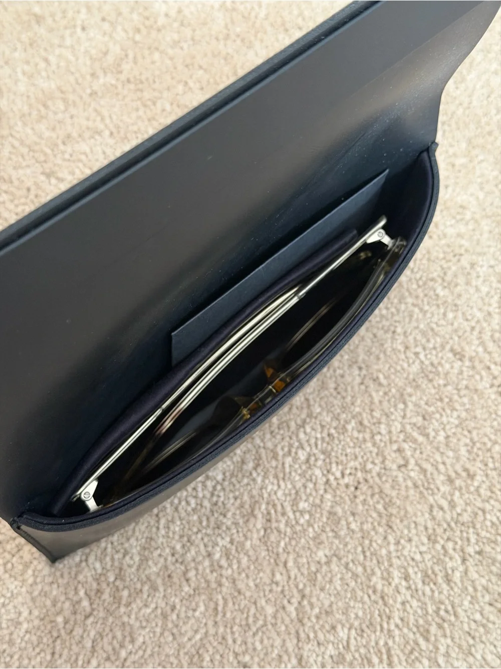 Saint Laurent classic saint
